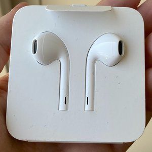 Apple Earbuds with Lightning Adapter iPhone